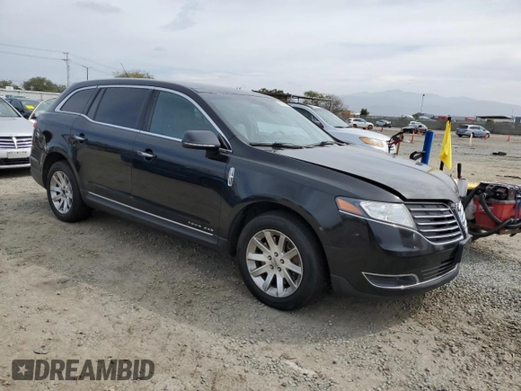 2018 Lincoln MKT with VIN 2LMHJ5NK9JBL00840, listed as a Copart auction lot 49354005 with 259,267 mi miles and Salvage Title. Bid and sale history available at carsss.com. Image 4.