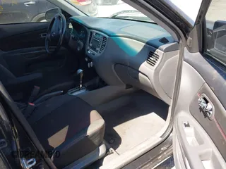 2008 Kia Rio LX with VIN KNADE123X86323641, listed as a IAAI auction lot 41985631 with 175,102 mi miles and . Bid and sale history available at DreamBid. Image 5.