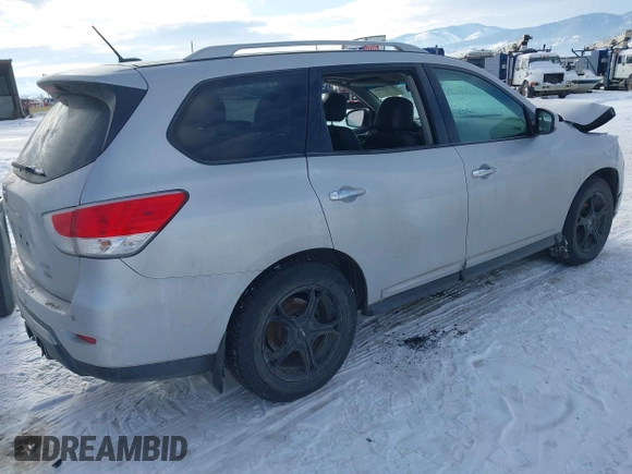2013 Nissan Pathfinder SV with VIN 5N1AR2MM5DC686281, listed as a IAAI auction lot 41353409 with 1 mi miles. Bid and sale history available at carsss.com. Image 4.