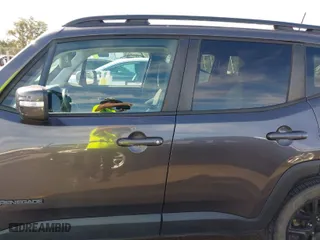 2018 Jeep Renegade Latitude with VIN ZACCJABH1JPH14217, listed as a IAAI auction lot 41798541 with 100,635 mi miles. Bid and sale history available at carsss.com. Image 14.