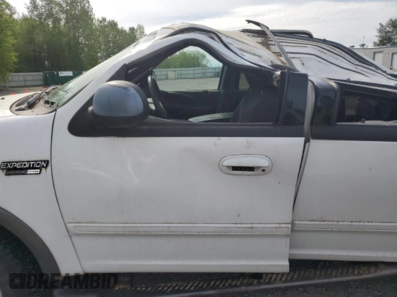 2000 Ford Expedition XLT with VIN 1FMRU166XYLA67790, listed as a Copart auction lot 43822185 with Not Provided miles and Salvage Title. Bid and sale history available at DreamBid. Image 7.