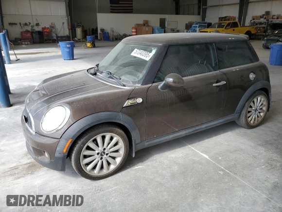 2010 MINI Hardtop S with VIN WMWMF7C51ATX45076, listed as a Copart auction lot 57240395 with 81,901 mi miles and Clean title. Bid and sale history available at DreamBid. Image 1.