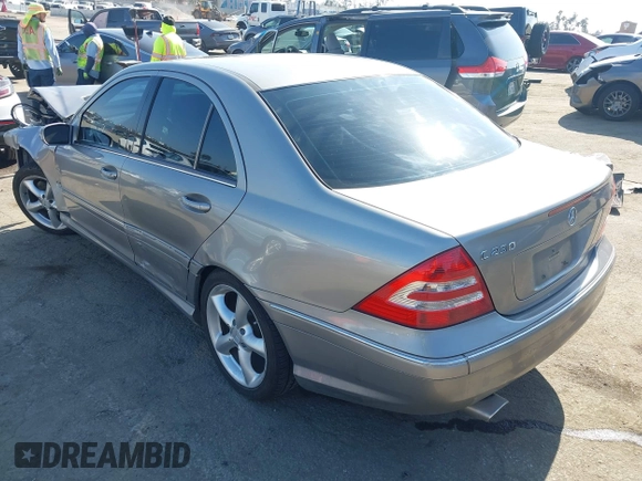 2006 Mercedes-Benz C 230 Sport с VIN WDBRF52H76A867404, выставлен на аукционе IAAI как лот 42217695 с пробегом 117 558 миль миль и . История ставок и продаж доступна на DreamBid. Изображение 3.