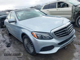 2016 Mercedes-Benz C 300 Luxury z VIN 55SWF4KB7GU129698, wystawiony jako IAAI lot #41645253 z przebiegiem 93 152 mil mil oraz . Historia ofert i sprzedaży dostępna na DreamBid. Obrazek 1.