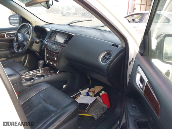 2014 Nissan Pathfinder S with VIN 5N1AR2MM7EC689345, listed as a IAAI auction lot 41868799 with 101,068 mi miles. Bid and sale history available at carsss.com. Image 5.