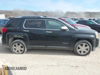 2015 GMC Terrain SLT z VIN 2GKFLYE37F6251170, wystawiony jako IAAI lot #41690412 z przebiegiem 129 756 mil mil oraz . Historia ofert i sprzedaży dostępna na DreamBid. Obrazek 13.