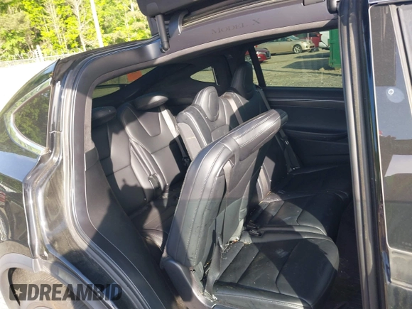 2017 Tesla Model X 90D z VIN 5YJXCAE29HF078571, wystawiony jako IAAI lot #42050041 z przebiegiem 216 874 mil mil oraz . Historia ofert i sprzedaży dostępna na DreamBid. Obrazek 8.