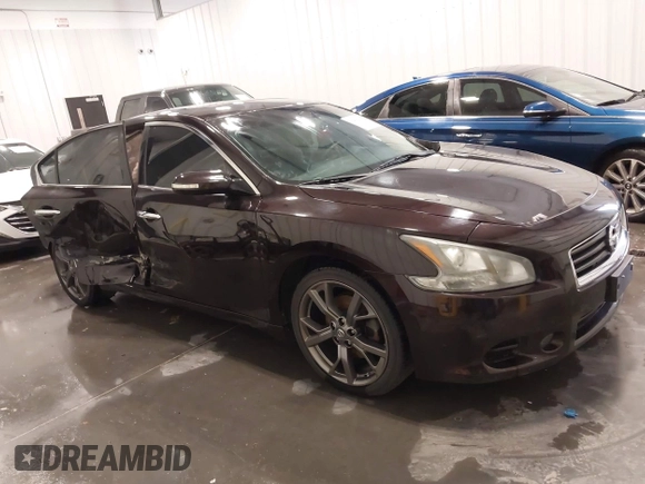 2014 Nissan Maxima SV z VIN 1N4AA5AP5EC910605, wystawiony jako IAAI lot #42082685 z przebiegiem 83 628 mil mil oraz . Historia ofert i sprzedaży dostępna na DreamBid. Obrazek 1.