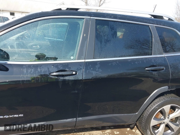 2019 Jeep Cherokee Limited с VIN 1C4PJLDBXKD433958, выставлен на аукционе IAAI как лот 41718399 с пробегом 135 977 миль миль и . История ставок и продаж доступна на DreamBid. Изображение 15.