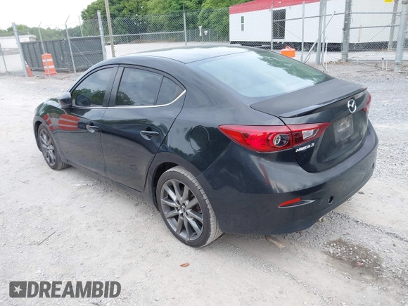 2018 Mazda 3 Touring z VIN 3MZBN1V36JM202498, wystawiony jako IAAI lot #42380709 z przebiegiem 108 930 mil mil oraz . Historia ofert i sprzedaży dostępna na DreamBid. Obrazek 3.