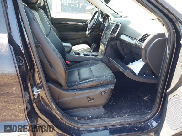 2011 Jeep Grand Cherokee Laredo with VIN 1J4RR4GG8BC525701, listed as a IAAI auction lot 42240431 with 198,921 mi miles and . Bid and sale history available at DreamBid. Image 5.