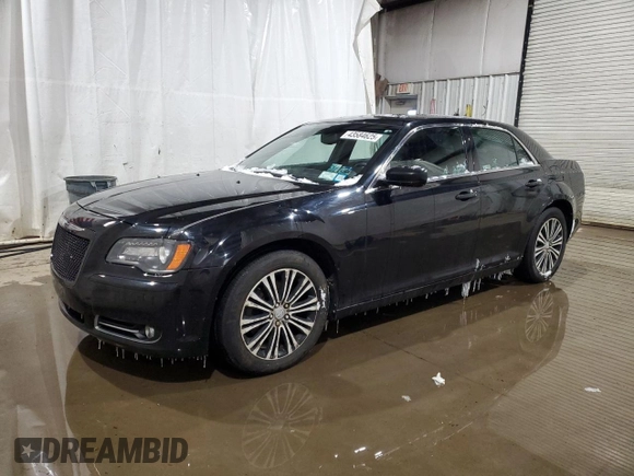 2013 Chrysler 300 S z VIN 2C3CCAGG2DH505279, wystawiony jako Copart lot #43584625 z przebiegiem 155 645 mil mil oraz Szkoda całkowita • Salvage title. Historia ofert i sprzedaży dostępna na DreamBid. Obrazek 1.