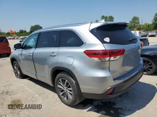 2018 Toyota Highlander SE z VIN 5TDJZRFH0JS553399, wystawiony jako Copart lot #59171004 z przebiegiem 76 883 mil mil oraz Szkoda całkowita • Salvage title. Historia ofert i sprzedaży dostępna na DreamBid. Obrazek 2.
