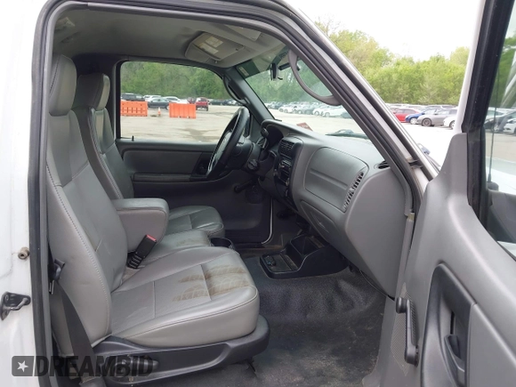 2007 Ford Ranger XL with VIN 1FTYR10D97PA74715, listed as a IAAI auction lot 42080975 with 194,786 mi miles. Bid and sale history available at carsss.com. Image 5.