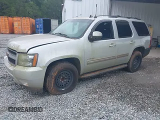 2010 Chevrolet Tahoe LT z VIN 1GNMCBE39AR148868, wystawiony jako IAAI lot #42378981 z przebiegiem 206 233 mil mil oraz . Historia ofert i sprzedaży dostępna na DreamBid. Obrazek 2.
