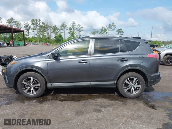 2018 Toyota RAV4 XLE z VIN JTMWFREV9JD132847, wystawiony jako IAAI lot #42108442 z przebiegiem 59 763 mil mil oraz . Historia ofert i sprzedaży dostępna na DreamBid. Obrazek 14.