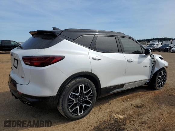 2023 Chevrolet Blazer RS z VIN 3GNKBKRS5PS168410, wystawiony jako Copart lot #49607305 z przebiegiem 30 682 mil mil oraz Szkoda całkowita • Salvage title. Historia ofert i sprzedaży dostępna na DreamBid. Obrazek 3.