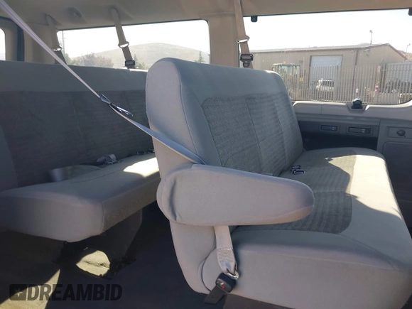 2005 Ford Econoline Passenger XL with VIN 1FBNE31L65HA76448, listed as a IAAI auction lot 42672819 with 214,033 mi miles and . Bid and sale history available at DreamBid. Image 8.