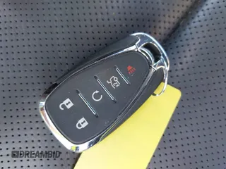 2017 Chevrolet Camaro 2SS с VIN 1G1FH1R78H0104538, выставлен на аукционе IAAI как лот 41870474 с пробегом 119 955 миль миль и . История ставок и продаж доступна на DreamBid. Изображение 11.