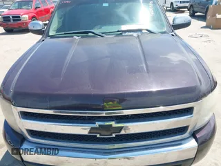 2008 Chevrolet Silverado 1500 Work Truck with VIN 1GCEC19X18Z285995, listed as a IAAI auction lot 42053115 with 290,836 mi miles and . Bid and sale history available at DreamBid. Image 10.