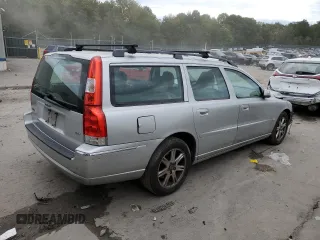 2005 Volvo V70 with VIN YV1SW592352516898, listed as a Copart auction lot 73505544 with 80,871 mi miles and Salvage Title. Bid and sale history available at carsss.com. Image 3.