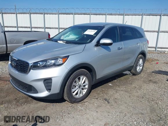 2020 Kia Sorento LX with VIN 5XYPG4A3XLG635252, listed as a IAAI auction lot 41424255 with 94,489 mi miles. Bid and sale history available at carsss.com. Image 2.