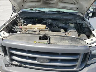 2004 Ford F-250 z VIN 1FDNF20L24ED29183, wystawiony jako Copart lot #61959525 z przebiegiem 217 046 mil mil oraz Szkoda całkowita • Salvage title. Historia ofert i sprzedaży dostępna na DreamBid. Obrazek 11.