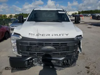 2023 Ford F-250 XL z VIN 1FTBF2AA5PEE21669, wystawiony jako Copart lot #65799754 z przebiegiem Nie podano mil oraz Czysty tytuł • Clean title. Historia ofert i sprzedaży dostępna na DreamBid. Obrazek 5.