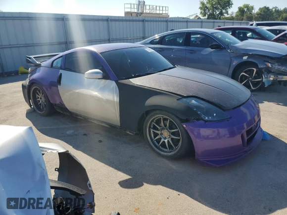 2005 Nissan 350Z with VIN JN1AZ34D05M608841, listed as a Copart auction lot 70408954 with 226,812 mi miles and Salvage Title. Bid and sale history available at DreamBid. Image 4.