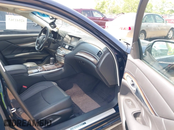 2019 Infiniti Q70 Luxe с VIN JN1BY1PR9KM725249, выставлен на аукционе IAAI как лот 42541363 с пробегом 40 201 миль миль и . История ставок и продаж доступна на DreamBid. Изображение 5.