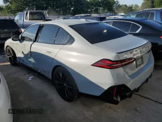 2024 BMW i5 M60 z VIN WBY43FK06RCR11498, wystawiony jako Copart lot #66786124 z przebiegiem 3017 mil mil oraz Szkody całkowita. Historia ofert i sprzedaży dostępna na DreamBid. Obrazek 2.