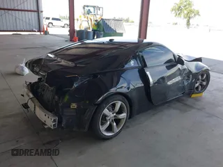 2008 Nissan 350Z z VIN JN1BZ34D98M705867, wystawiony jako IAAI lot #41871586 z przebiegiem 90 717 mil mil oraz . Historia ofert i sprzedaży dostępna na DreamBid. Obrazek 4.