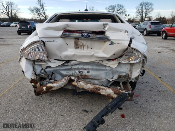 2011 Ford Fusion Hybrid with VIN 3FADP0L3XBR123946, listed as a Copart auction lot 55556934 with 237,386 mi miles and Non Repairable. Bid and sale history available at carsss.com. Image 6.