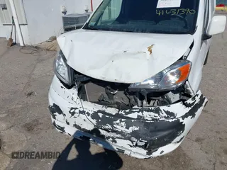 2019 Nissan NV200 S z VIN 3N6CM0KN5KK708070, wystawiony jako IAAI lot #41631390 z przebiegiem 113 335 mil mil oraz . Historia ofert i sprzedaży dostępna na DreamBid. Obrazek 6.