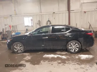 2020 Nissan Altima 2.5 S with VIN 1N4BL4BW7LC138619, listed as a IAAI auction lot 41512310 with 73,299 mi miles. Bid and sale history available at carsss.com. Image 14.