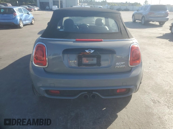 2017 MINI Convertible Cooper S z VIN WMWWG9C34H3C81536, wystawiony jako Copart lot #81806704 z przebiegiem 60 800 mil mil oraz Czysty tytuł • Clean title. Historia ofert i sprzedaży dostępna na DreamBid. Obrazek 6.