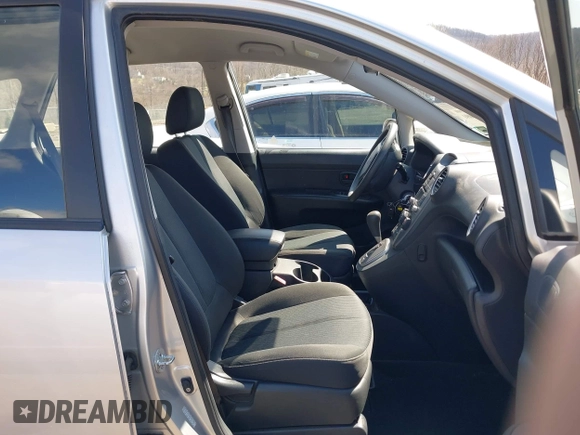 2009 Kia Rondo LX with VIN KNAFG529297274333, listed as a IAAI auction lot 41930091 with 45,960 mi miles. Bid and sale history available at carsss.com. Image 5.
