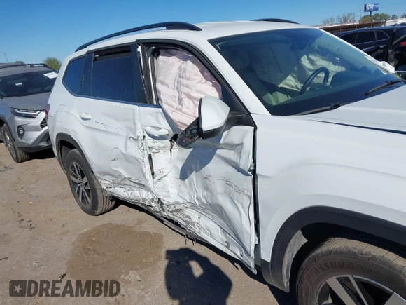 2022 Volkswagen Atlas SE with VIN 1V2DP2CA6NC519412, listed as a IAAI auction lot 41841582 with 41,600 mi miles and . Bid and sale history available at DreamBid. Image 6.