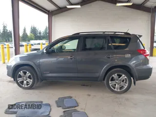 2010 Toyota RAV4 Sport с VIN JTMRK4DV0A5090107, выставлен на аукционе IAAI как лот 42232119 с пробегом 190 450 миль миль и . История ставок и продаж доступна на DreamBid. Изображение 14.