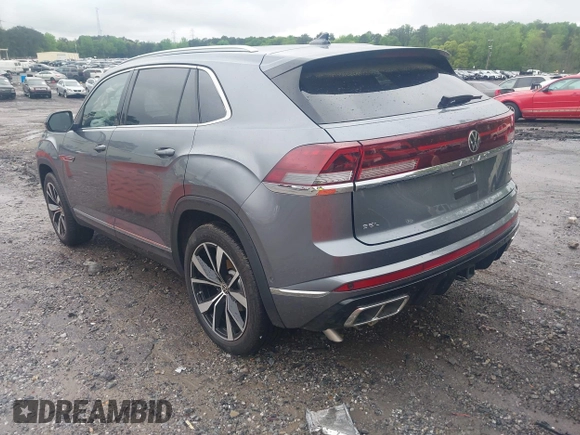 2024 Volkswagen Atlas SEL Premium R-Line with VIN 1V2FE2CA0RC253583, listed as a IAAI auction lot 41951435 with 4,668 mi miles and . Bid and sale history available at DreamBid. Image 3.