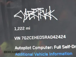 2024 Tesla Cybertruck z VIN 7G2CEHED5RA042424, wystawiony jako IAAI lot #41242343 z przebiegiem 1 222 mil mil oraz . Historia ofert i sprzedaży dostępna na DreamBid. Obrazek 16.