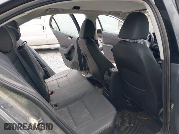 2012 Volkswagen Jetta SE with VIN 3VWDX7AJ6CM325280, listed as a IAAI auction lot 42634898 with 215,384 mi miles and . Bid and sale history available at DreamBid. Image 8.