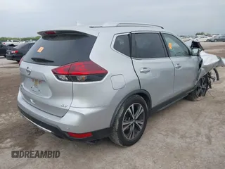2020 Nissan Rogue SV z VIN JN8AT2MT2LW017772, wystawiony jako IAAI lot #42035440 z przebiegiem 47 503 mil mil oraz . Historia ofert i sprzedaży dostępna na DreamBid. Obrazek 4.