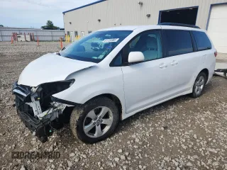 2018 Toyota Sienna LE Auto Access Seat with VIN 5TDKZ3DCXJS917496, listed as a Copart auction lot 61723385 with 150,439 mi miles and Non repairable. Bid and sale history available at DreamBid. Image 1.