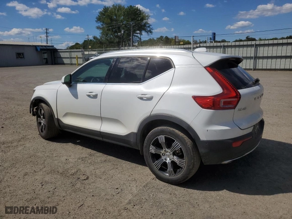 2020 Volvo XC40 Inscription with VIN YV4162UL0L2233904, listed as a Copart auction lot 73381564 with 72,498 mi miles and Salvage Title. Bid and sale history available at carsss.com. Image 2.