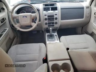 2011 Ford Escape Hybrid z VIN 1FMCU5K39BKA88197, wystawiony jako Copart lot #50896195 z przebiegiem 186 007 mil mil oraz Czysty tytuł • Clean title. Historia ofert i sprzedaży dostępna na DreamBid. Obrazek 8.