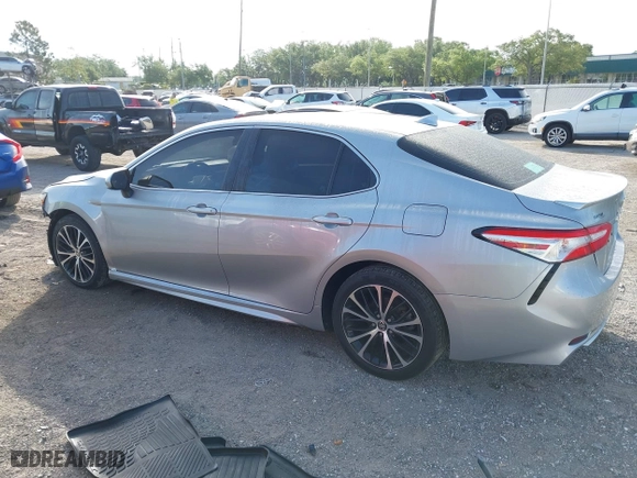 2020 Toyota Camry SE with VIN 4T1G11AK5LU357877, listed as a IAAI auction lot 41883271 with 111,246 mi miles. Bid and sale history available at carsss.com. Image 15.
