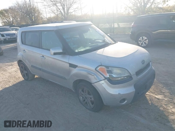 2011 Kia Soul + with VIN KNDJT2A28B7712001, listed as a IAAI auction lot 41767843 with 218,016 mi miles. Bid and sale history available at carsss.com. Image 1.