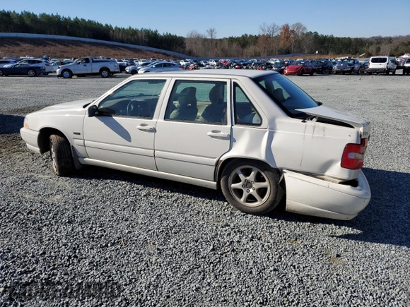 1998 Volvo S70 z VIN YV1LS5538W1465730, wystawiony jako Copart lot #84165414 z przebiegiem 182 073 mil mil oraz Szkoda całkowita • Salvage title. Historia ofert i sprzedaży dostępna na DreamBid. Obrazek 2.