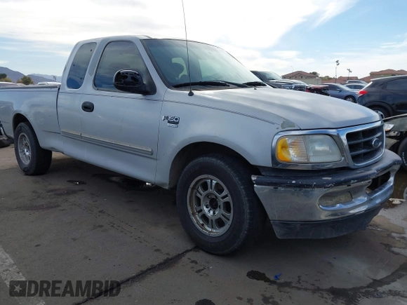 2001 Ford F-150 XL z VIN 1FTRX17W61NA73638, wystawiony jako IAAI lot #41543338 z przebiegiem Nie podano mil oraz . Historia ofert i sprzedaży dostępna na DreamBid. Obrazek 1.